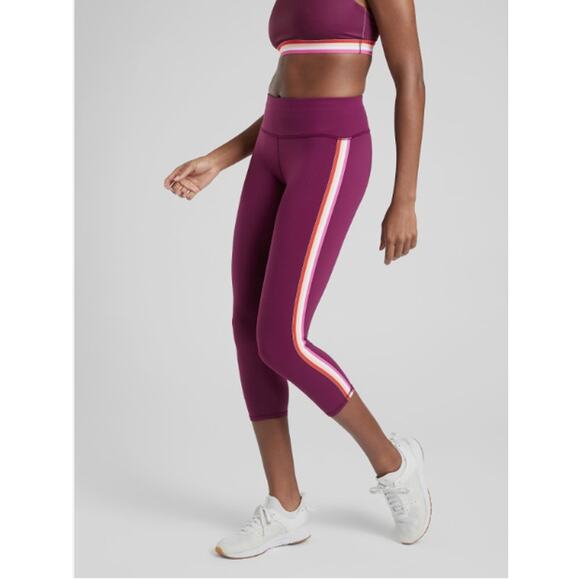 ATHLETA Plum Contender Capri Active Leggings // XS - Picture 1 of 11